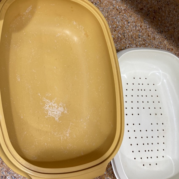 Vintage Tupperware Harvest gold steamers. - Picture 8 of 10